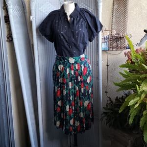 Vtg Jones New York blk floral skirt